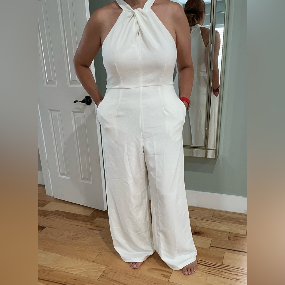 Julia Jordan White Wide-Leg Jumpsuit. Size14